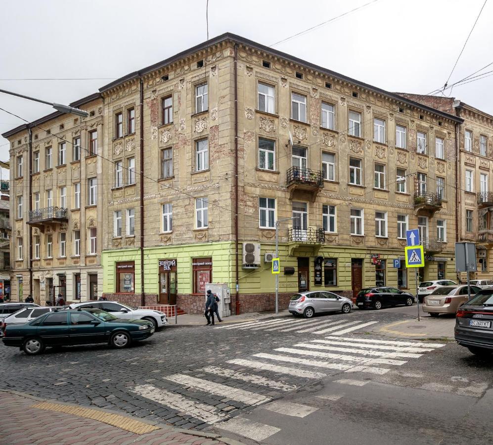 Golden Violin ! Apartments Lviv S Bagian luar foto