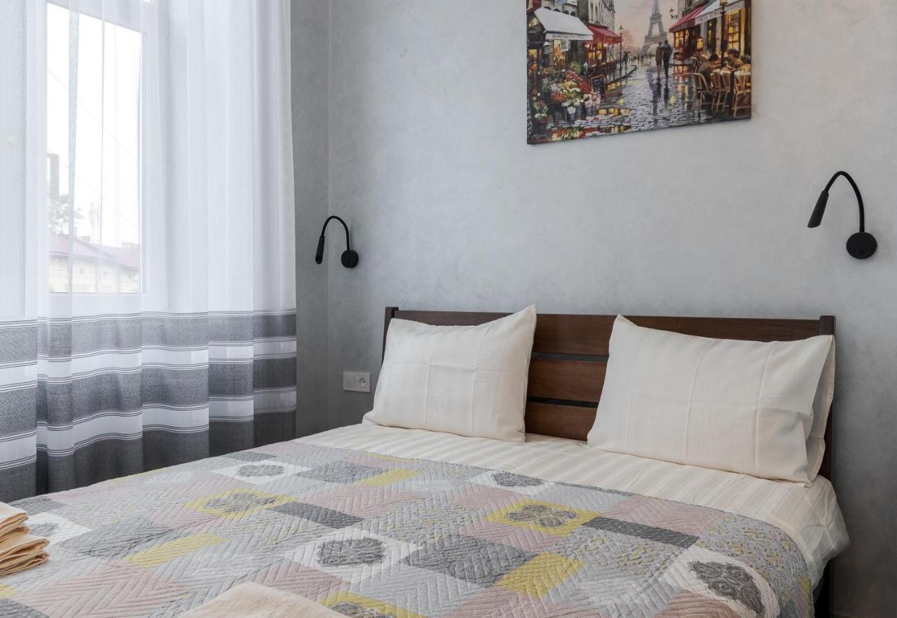 Golden Violin ! Apartments Lviv S Bagian luar foto