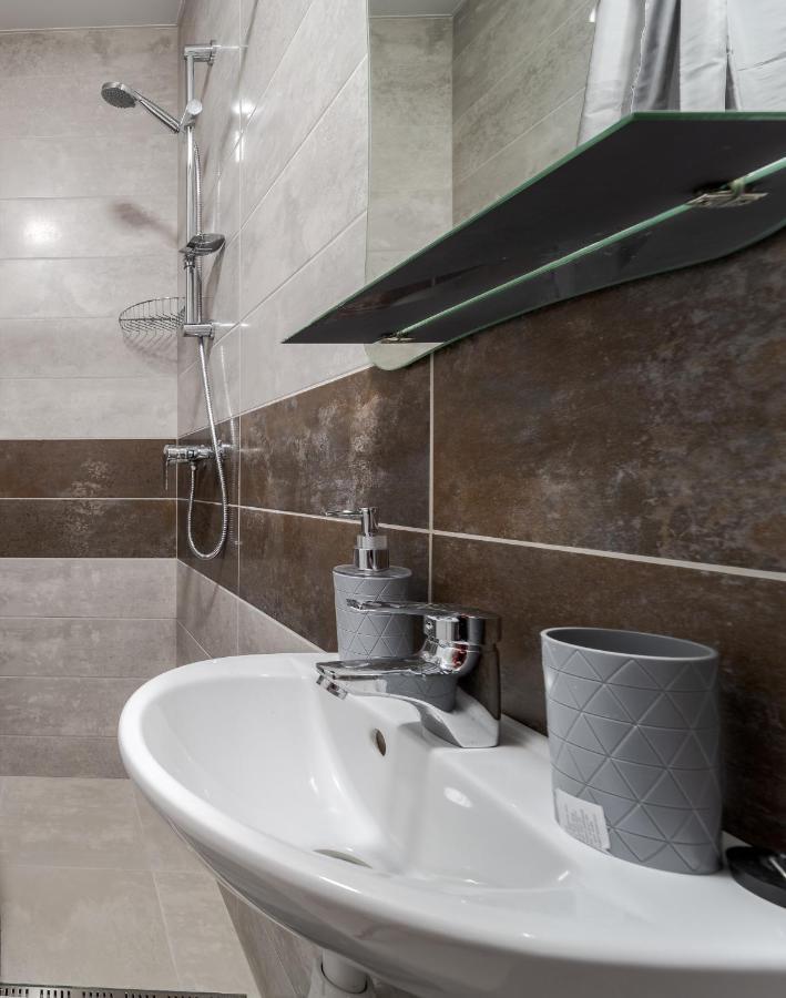 Golden Violin ! Apartments Lviv S Bagian luar foto